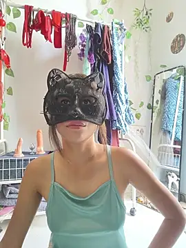 Snapshot of SinfulTemptation chatting on June 3, 2026, 6:16 am SinfulTemptation online show from June 3, 2026, 6:16 am
