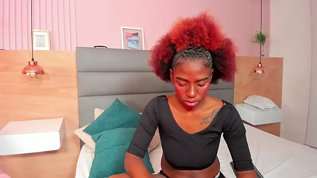  emma willliams  online show from December 22, 2025, 4:31 am