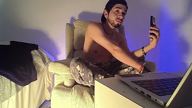 Dimax xxx online show from December 17, 2025, 11:00 pm