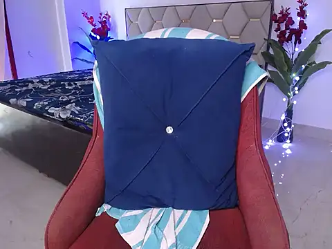 Little queenn online show from October 24, 2025, 4:42 am