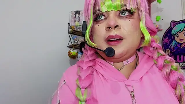 Snapshot of Lucycosplay777 chatting on April 19, 2026, 1:16 am Lucycosplay777 online show from April 19, 2026, 1:16 am