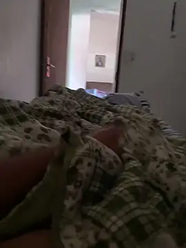 Kaua11225 online show from October 27, 2025, 1:15 pm