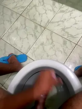 Kaua11225 online show from November 5, 2025, 5:57 pm