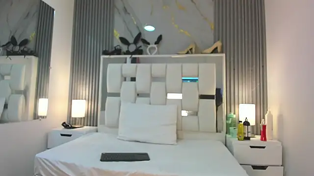 VanessaHard as online show from October 31, 2025, 2:18 pm