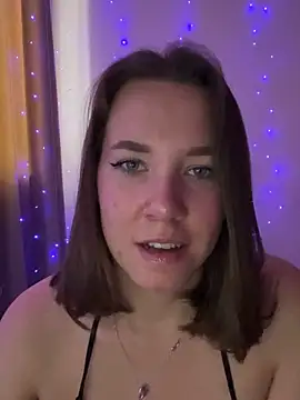 Snapshot of Candy_Foxxxy_ chatting on September 21, 2025, 8:05 am Candy Foxxxy  online show from September 21, 2025, 8:05 am