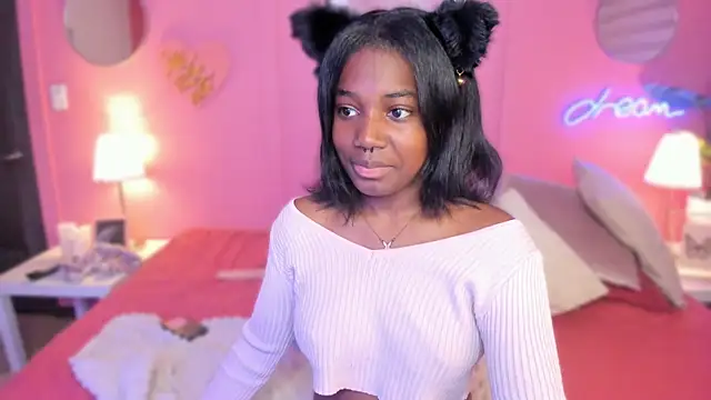 Snapshot of Annia_DH chatting on October 2, 2025, 7:54 pm Annia DH online show from October 2, 2025, 7:54 pm