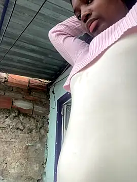 Snapshot of Annia_DH chatting on October 5, 2025, 6:28 pm Annia DH online show from October 5, 2025, 6:28 pm