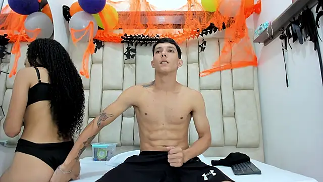 Snapshot of ZafiroAndFlynn chatting on October 28, 2025, 9:17 pm ZafiroAndFlynn online show from October 28, 2025, 9:17 pm