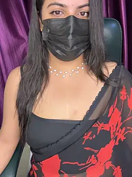 Snapshot of best_couple19 chatting on October 31, 2025, 6:31 pm best couple19 online show from October 31, 2025, 6:31 pm