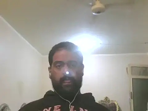 Snapshot of elpoop7305 chatting on October 20, 2025, 11:32 am elpoop7305 online show from October 20, 2025, 11:32 am