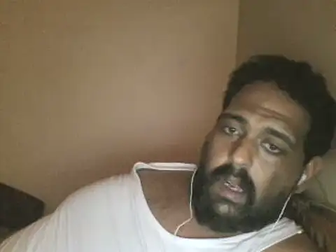 Snapshot of elpoop7305 chatting on October 27, 2025, 2:10 pm elpoop7305 online show from October 27, 2025, 2:10 pm