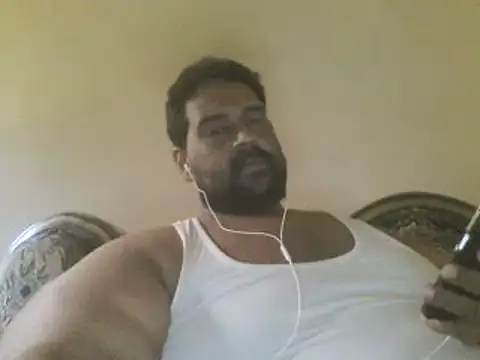 Snapshot of elpoop7305 chatting on July 24, 2026, 10:57 am elpoop7305 online show from July 24, 2026, 10:57 am