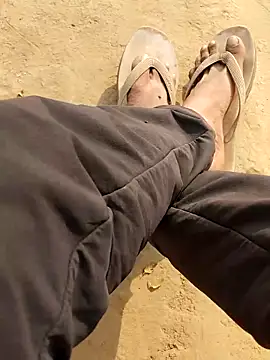 INTERNATIONAL0001 online show from November 11, 2025, 4:01 am