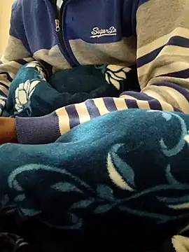 INTERNATIONAL0001 online show from November 22, 2025, 10:42 pm