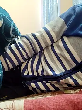 INTERNATIONAL0001 online show from December 17, 2025, 2:17 am