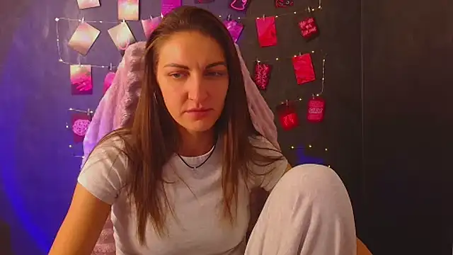 Snapshot of Aurora_Loveu chatting on October 19, 2025, 9:48 pm Aurora Loveu online show from October 19, 2025, 9:48 pm