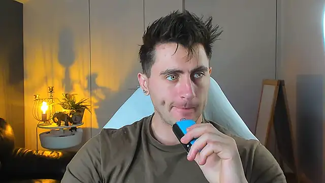 Oscar Miller  online show from October 18, 2025, 9:37 pm