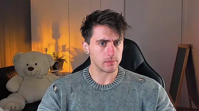 Oscar Miller  online show from November 1, 2025, 9:06 pm