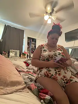 Snapshot of xHelloKitty chatting on March 24, 2026, 11:32 pm xHelloKitty online show from March 24, 2026, 11:32 pm