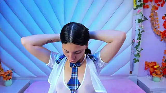  Luna Bennett online show from October 29, 2025, 12:51 pm