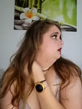 Snapshot of LioEst@xh chatting on November 6, 2025, 12:06 pm LioEstxh online show from November 6, 2025, 12:06 pm