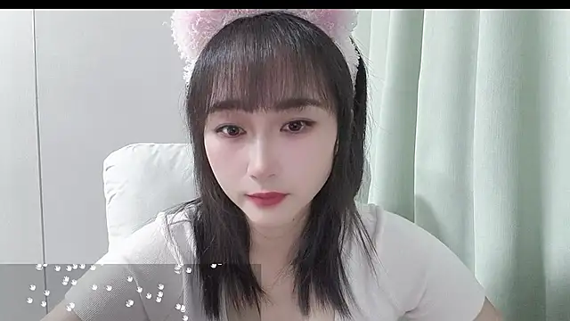 Snapshot of Honeysexy-1 chatting on October 19, 2025, 12:28 pm Honeysexy-1 online show from October 19, 2025, 12:28 pm