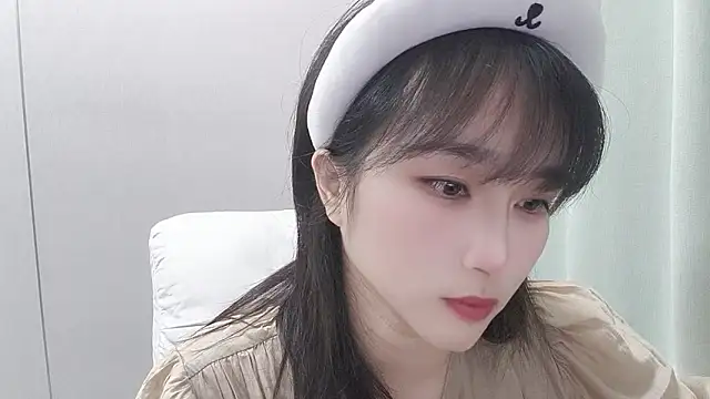 Snapshot of Honeysexy-1 chatting on November 1, 2025, 12:18 pm Honeysexy-1 online show from November 1, 2025, 12:18 pm