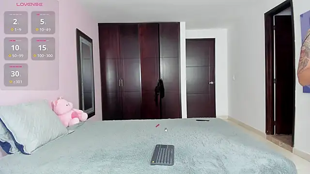 marianaandvalen online show from March 3, 2026, 11:05 am