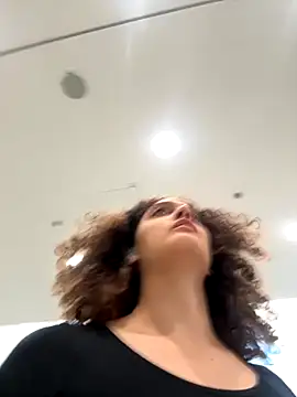 Snapshot of DreamThickCouple chatting on September 18, 2025, 3:58 pm DreamThickCouple online show from September 18, 2025, 3:58 pm