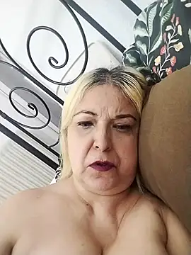 Snapshot of MarielaFerrer chatting on October 12, 2025, 2:27 pm MarielaFerrer online show from October 12, 2025, 2:27 pm