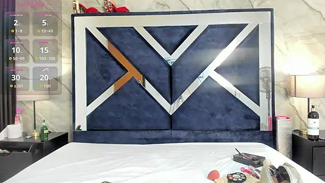 VioletRose as online show from October 7, 2025, 3:31 pm