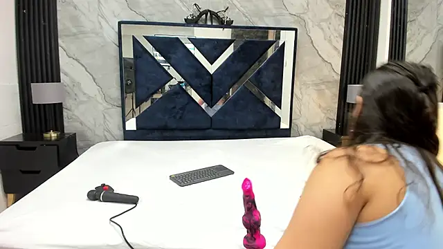 Snapshot of VioletRose_as chatting on May 16, 2026, 7:34 pm VioletRose as online show from May 16, 2026, 7:34 pm