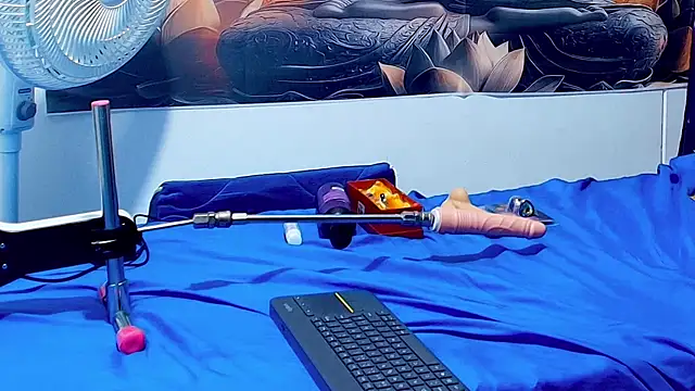 MiaBlaze  online show from November 15, 2025, 1:47 am