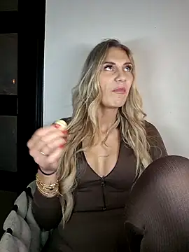 Melody1600 online show from October 18, 2025, 10:43 pm