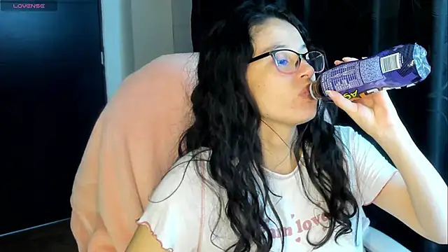 Snapshot of Samantha_blow chatting on October 19, 2025, 4:02 am Samantha blow online show from October 19, 2025, 4:02 am