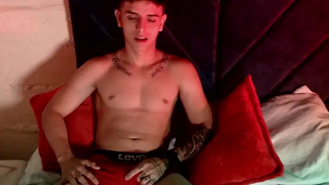 DOMINIC ZETA online show from November 8, 2025, 3:39 am