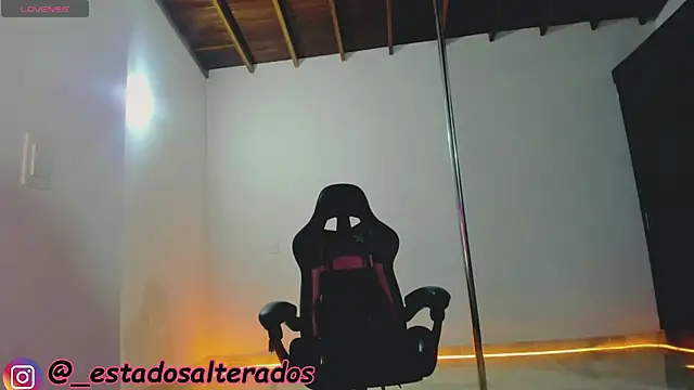 Snapshot of auraeroticaxxx chatting on April 1, 2026, 5:52 am auraeroticaxxx online show from April 1, 2026, 5:52 am