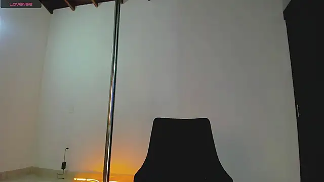 auraeroticaxxx online show from May 17, 2026, 8:12 am