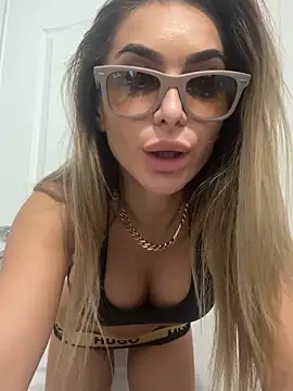 Snapshot of KaseyQuinn_ chatting on September 9, 2025, 8:41 pm KaseyQuinn  online show from September 9, 2025, 8:41 pm