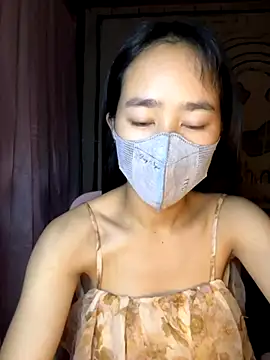 TiNa 04 online show from October 5, 2025, 9:56 pm