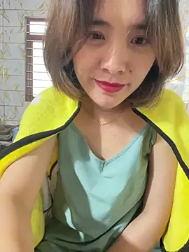 Snapshot of Lyzizi_lovely09 chatting on November 3, 2025, 2:46 am Lyzizi lovely09 online show from November 3, 2025, 2:46 am