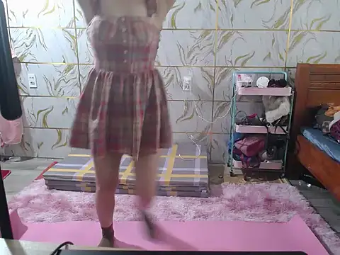 Snapshot of Lyzizi_lovely09 chatting on January 7, 2026, 2:36 am Lyzizi lovely09 online show from January 7, 2026, 2:36 am