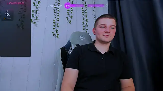 Snapshot of Your_Claddagh chatting on November 2, 2025, 5:37 pm Your Claddagh online show from November 2, 2025, 5:37 pm