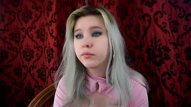 ElizSpieth online show from July 19, 2026, 1:31 am