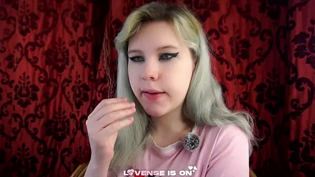 ElizSpieth online show from July 25, 2026, 1:25 am