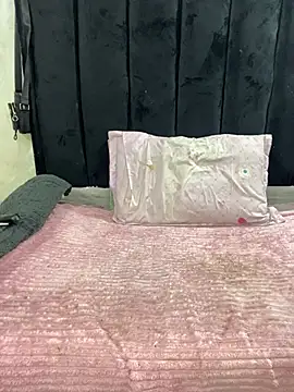 LonelyQueenxx25 online show from February 14, 2026, 8:16 pm