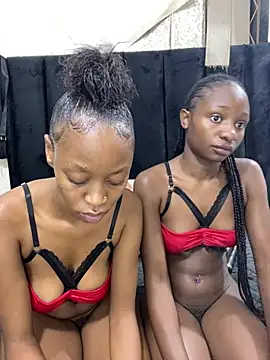 LonelyQueenxx25 online show from February 24, 2026, 9:02 pm