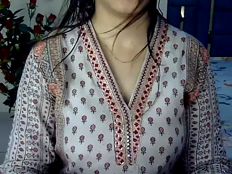 Rumi cute online show from May 2, 2026, 2:33 pm