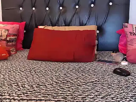 SweetJuicyPussy  online show from September 11, 2025, 5:13 pm