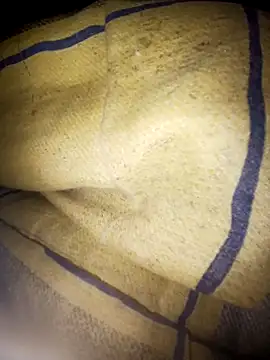 DomDix online show from April 18, 2026, 2:48 am